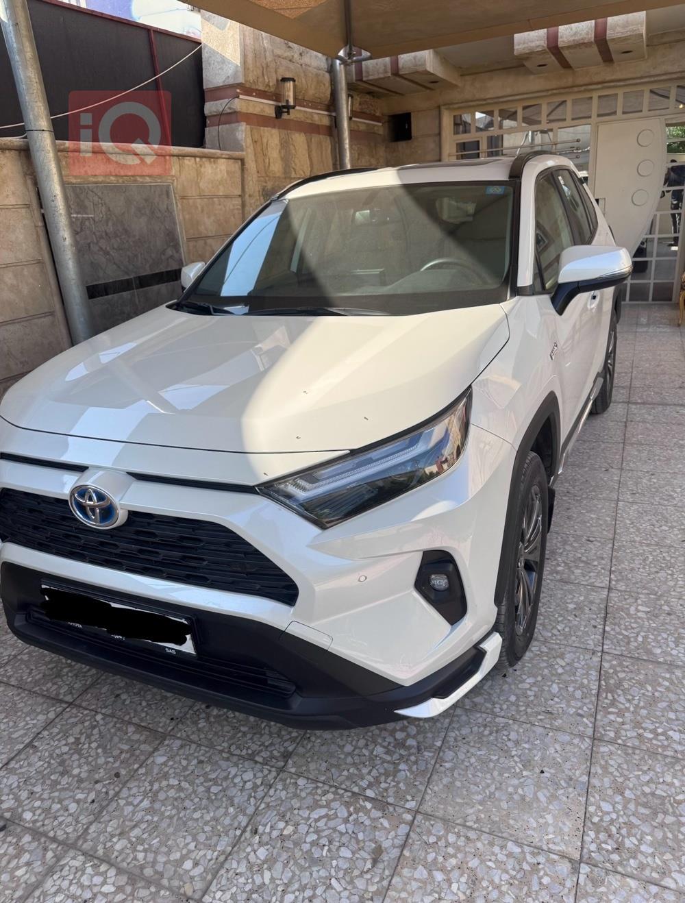 تۆیۆتا ڕاڤ 4